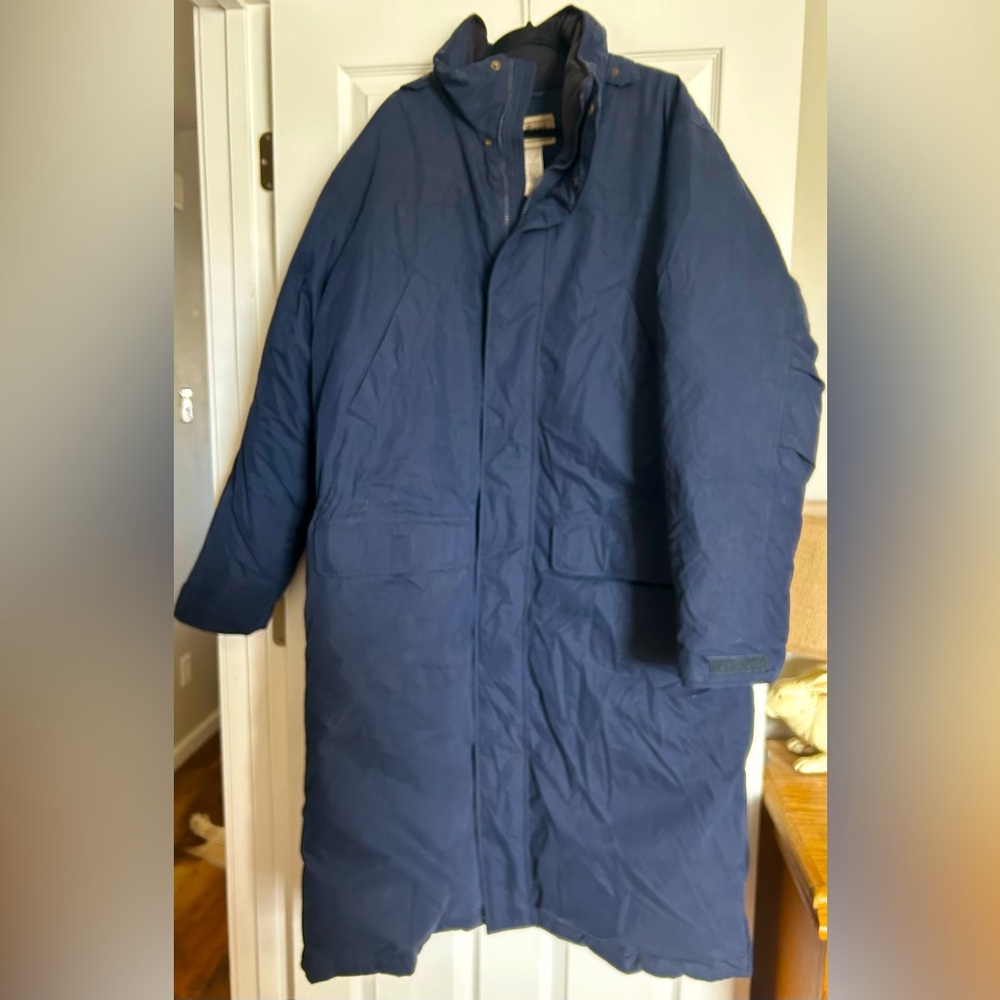 LL Bean Long  Navy Goose Down Filled Men’s XLT Navy Parka Winter Outdoor Coat